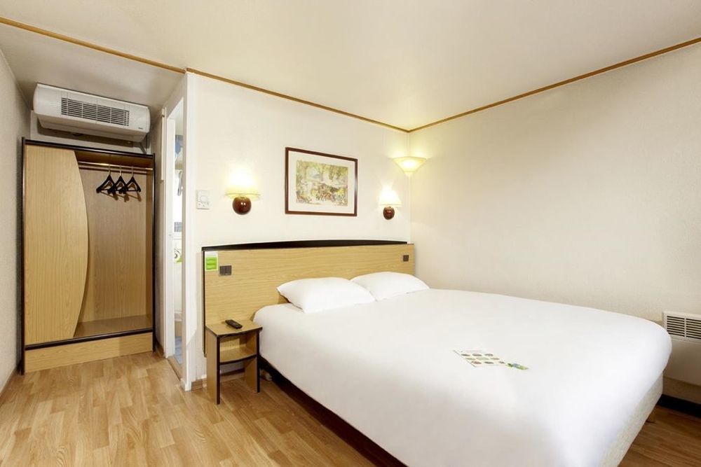 Campanile Hotel Beauvais Room photo